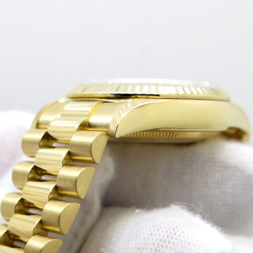 Rolex 18238 Day Date 18K Yellow Gold with Champagne Stick Dial - Image 6