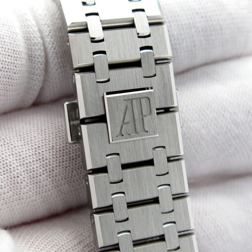 Audemars Piguet 26320ST Royal Oak Chronograph with Silver Dial - Image 8