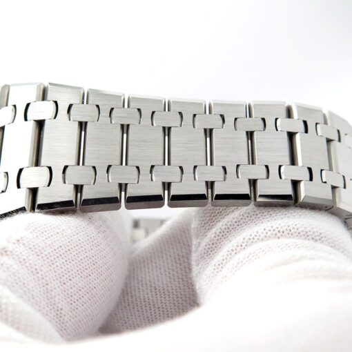 Audemars Piguet 26320ST Royal Oak Chronograph with Silver Dial - Image 7