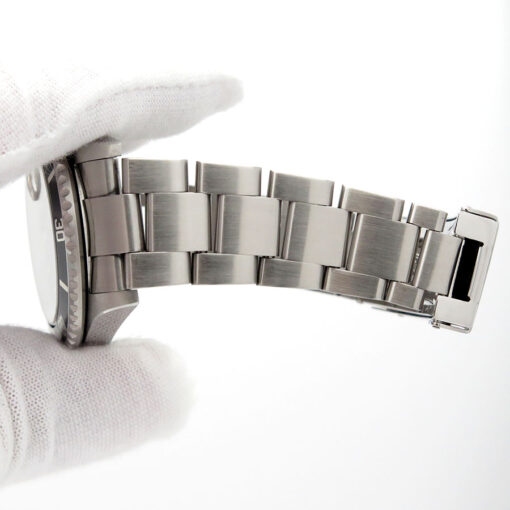 Rolex 16610LN Submariner - Image 13