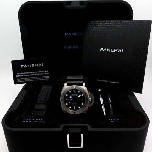 Alternative view of Panerai PAM 1305 Luminor Submersible 1950 3 Days