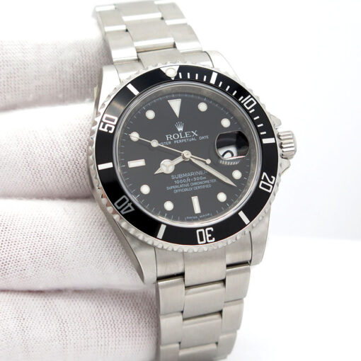 Rolex 16610LN Submariner (New Old Stock)