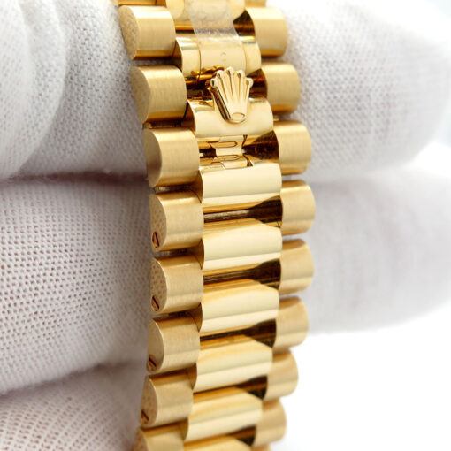 Rolex 228238 Day Date 40 18K Yellow Gold with Champagne Baguette Diamond Dial - Image 7
