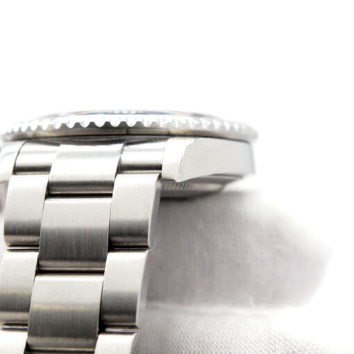 Rolex 16710 GMT Master II with Red/Black Bezel - Image 6