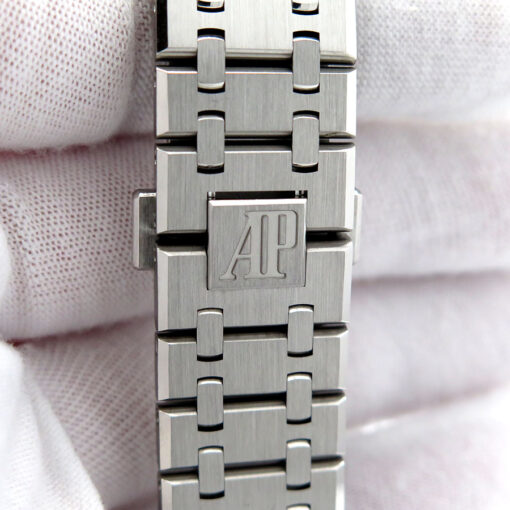 Audemars Piguet 26331ST Royal Oak Chronograph with Blue Dial - Image 9