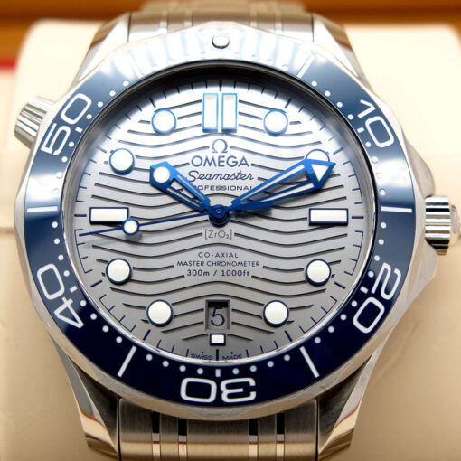 Omega Seamaster Diver 300m with Grey Dial on Bracelet - Image 3