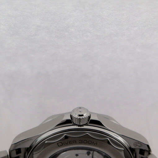 Omega Seamaster Diver 300m with Black Dial on Bracelet - Image 5