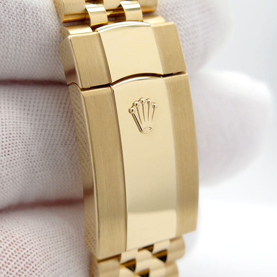 Rolex 336938 Skydweller 18K Yellow Gold with Bright Green Dial on Jubilee - Image 8