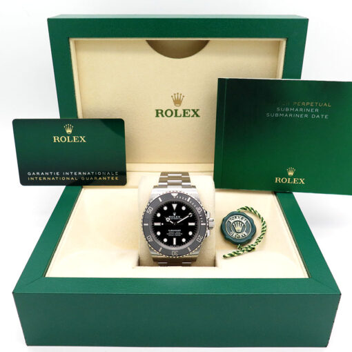 Alternative view of Rolex 124060 Submariner 41 No Date