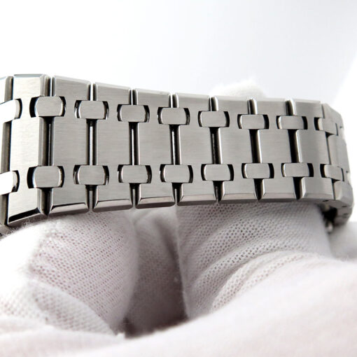 Audemars Piguet 26320ST Royal Oak Chronograph with Silver Dial - Image 6