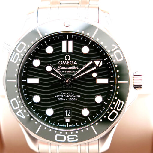 Omega Seamaster Diver 300m with Green Dial - Image 3