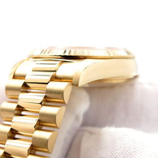 Rolex 18238 Day Date 18K Yellow Gold with Champagne Diamond Dial - Image 6