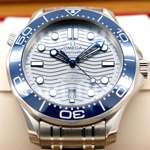 Omega Seamaster Diver 300m with Grey Dial on Bracelet - Image 3