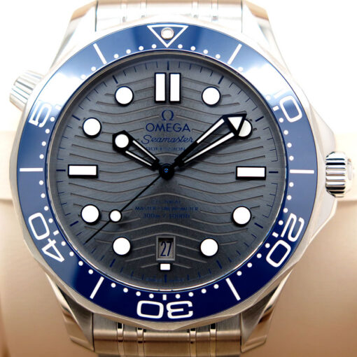 Omega Seamaster Diver 300m with Grey Dial on Bracelet - Image 4