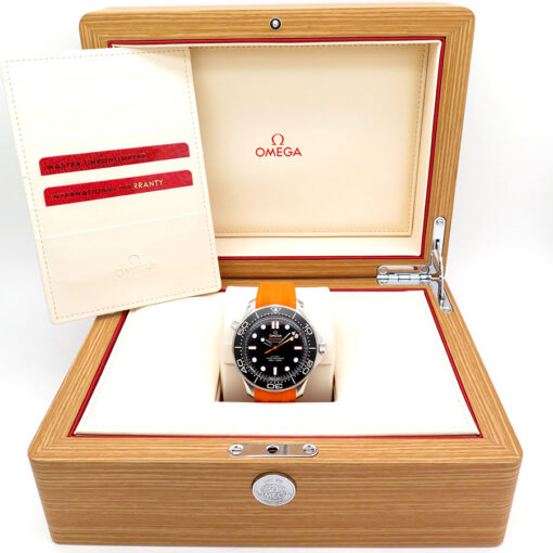 Omega Seamaster No Date Diver 300m with Black Dial on Orange Rubber Strap (New Model) - Image 2
