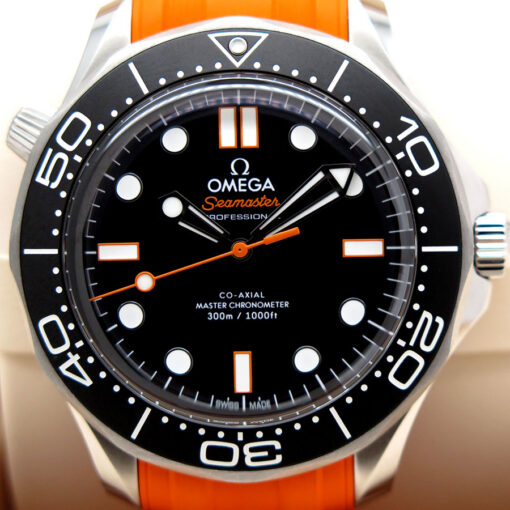 Omega Seamaster No Date Diver 300m with Black Dial on Orange Rubber Strap (New Model) - Image 3