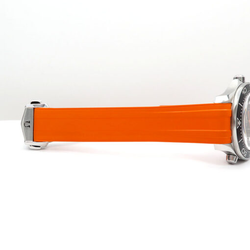 Omega Seamaster No Date Diver 300m with Black Dial on Orange Rubber Strap (New Model) - Image 7