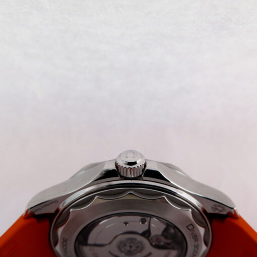 Omega Seamaster No Date Diver 300m with Black Dial on Orange Rubber Strap (New Model) - Image 5