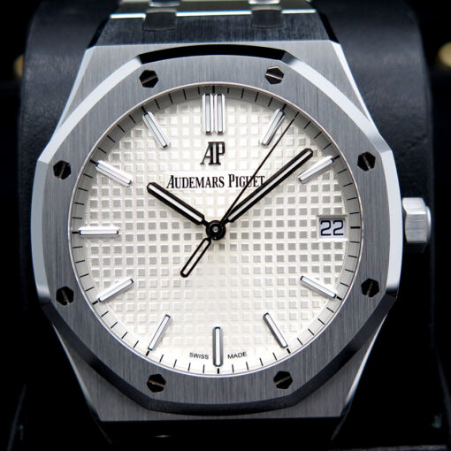 Audemars Piguet 15500ST Royal Oak with Silver Dial - Image 3