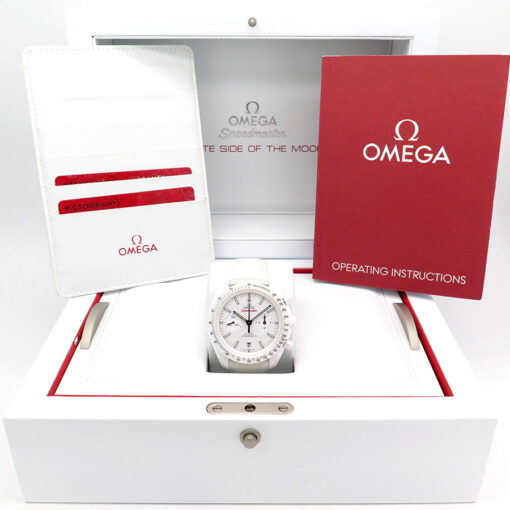 Alternative view of Omega Speedmaster Moonwatch ”White Side of the Moon”