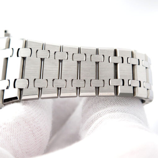 Audemars Piguet 26331ST Royal Oak Chronograph with Silver Dial - Image 9