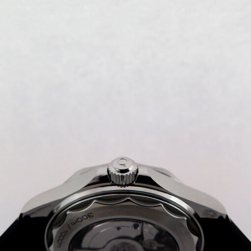 Omega Seamaster Diver 300m with White Dial on Rubber Strap - Image 5