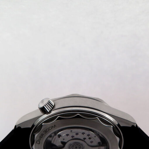 Omega Seamaster Diver 300m with White Dial on Rubber Strap - Image 6