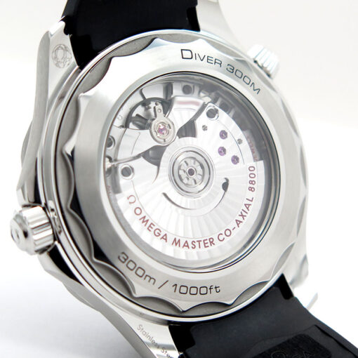 Omega Seamaster Diver 300m with White Dial on Rubber Strap - Image 4