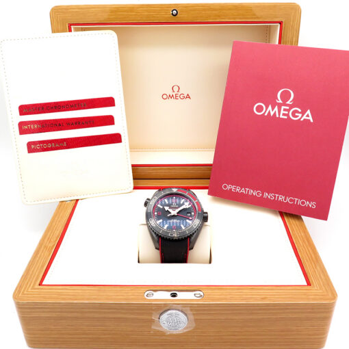 Alternative view of Omega Seamaster Planet Ocean 600m GMT “Deep Black”