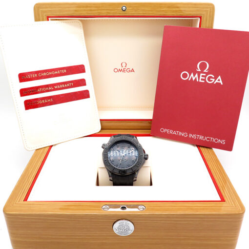 Alternative view of Omega Seamaster Diver 300m "Black Black" Ceramic