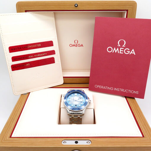 Alternative view of Omega Seamaster Diver 300m "Summer Blue"