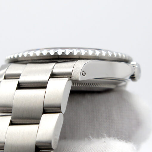 Rolex 16710 GMT Master II with Red/Black Bezel - Image 8