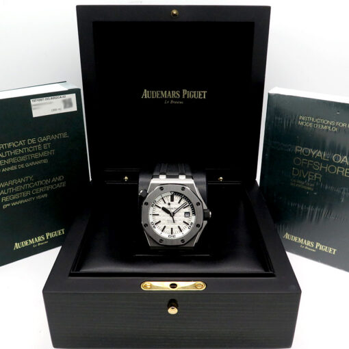 Audemars Piguet 15710ST Royal Oak Offshore Diver with White Dial - Image 2