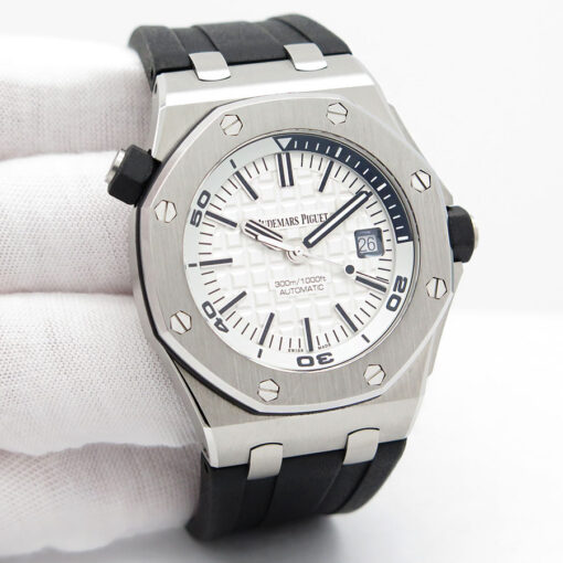 Audemars Piguet 15710ST Royal Oak Offshore Diver with White Dial