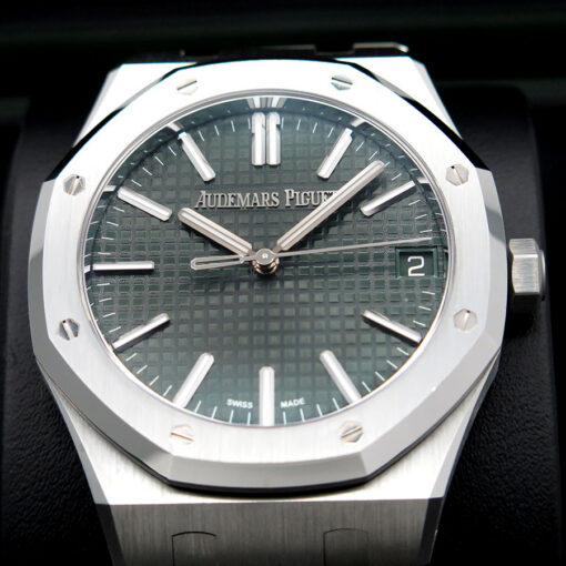 Audemars Piguet 15510ST Royal Oak with Green Dial - Image 3