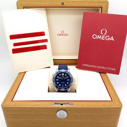 Alternative view of Omega Seamaster Diver 300m with Blue Dial on Strap