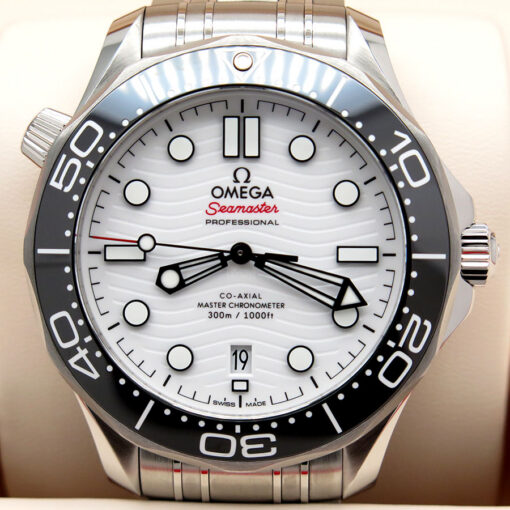 Omega Seamaster Diver 300m with White Dial on Bracelet - Image 3