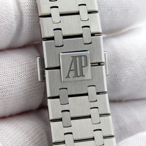 Audemars Piguet 26240ST Royal Oak Chronograph with Silver Dial - Image 8
