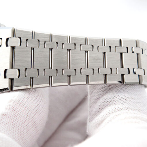 Audemars Piguet 26240ST Royal Oak Chronograph with Silver Dial - Image 9