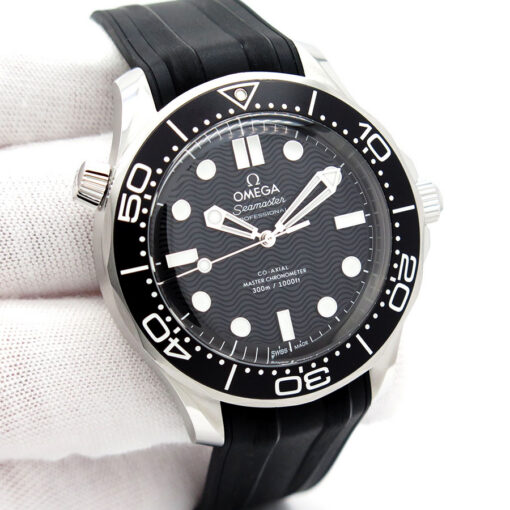 Omega Seamaster No Date Diver 300m with Black Dial on Rubber Strap