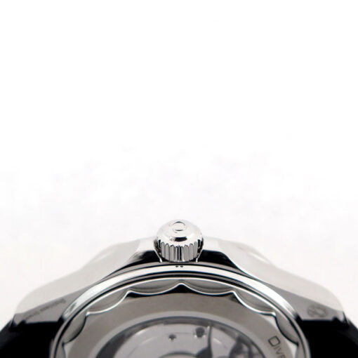 Omega Seamaster No Date Diver 300m with Black Dial on Rubber Strap - Image 5