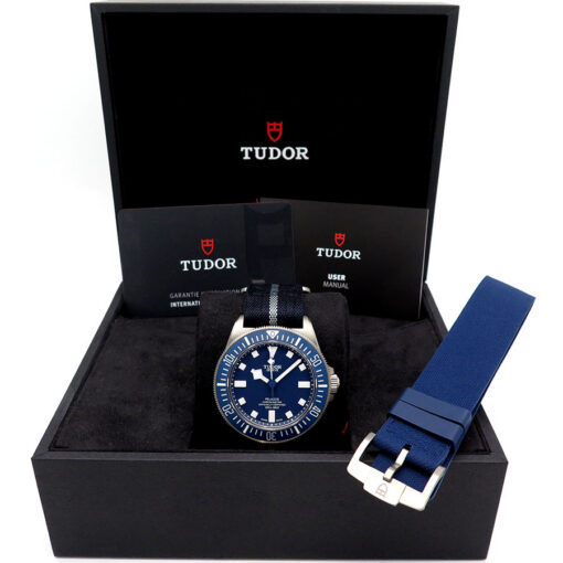 Alternative view of Tudor 25707B/22 Pelagos FXD (New Old Stock)