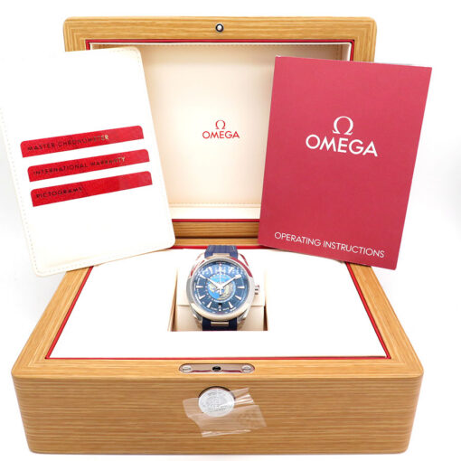 Alternative view of Omega Seamaster Aqua Terra Worldtimer GMT on Strap