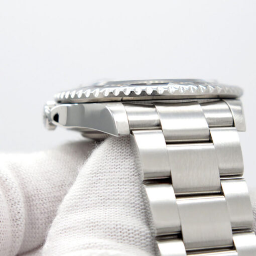 Rolex 16710 GMT Master II with Red/Black Bezel - Image 8