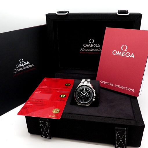 Alternative view of Omega Speedmaster Professional Moonwatch “Sapphire Sandwich” with 3861 Movement