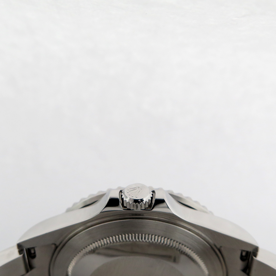 Rolex 16710 GMT Master II with Red & Black Bezel - Image 4