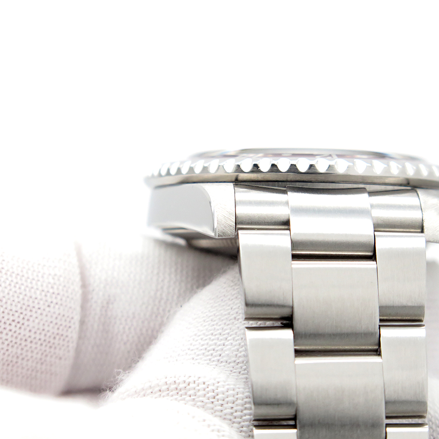 Rolex 16710 GMT Master II with Red & Black Bezel - Image 9