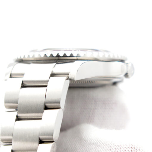 Rolex 16710 GMT Master II with Red & Black Bezel - Image 8