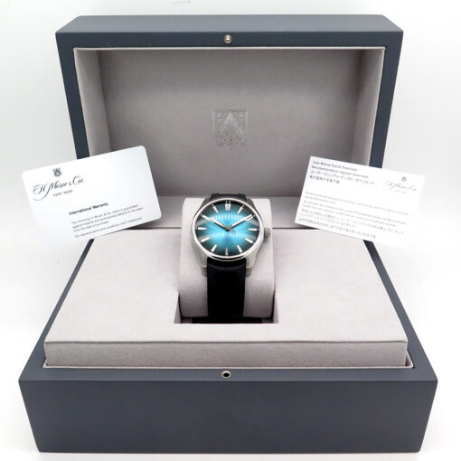 Alternative view of H. Moser & Cie 3200-1214 Pioneer Centre Seconds with Blue Lagoon fumé Dial