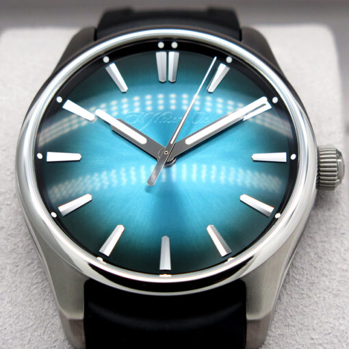 H. Moser & Cie 3200-1214 Pioneer Centre Seconds with Blue Lagoon fumé Dial - Image 3
